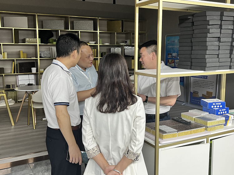 久久综合香蕉国产蜜臀av集团热烈欢迎广州市建设工程消防协会领导一行莅临我司参观考察