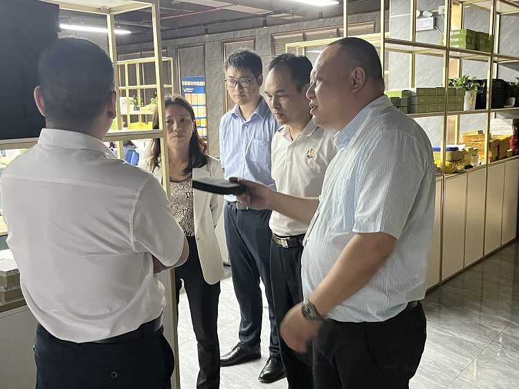 久久综合香蕉国产蜜臀av集团热烈欢迎广州市建设工程消防协会领导一行莅临我司参观考察
