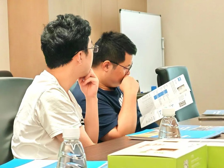 久久综合香蕉国产蜜臀av与深圳机械设计院交流会画上完美句号
