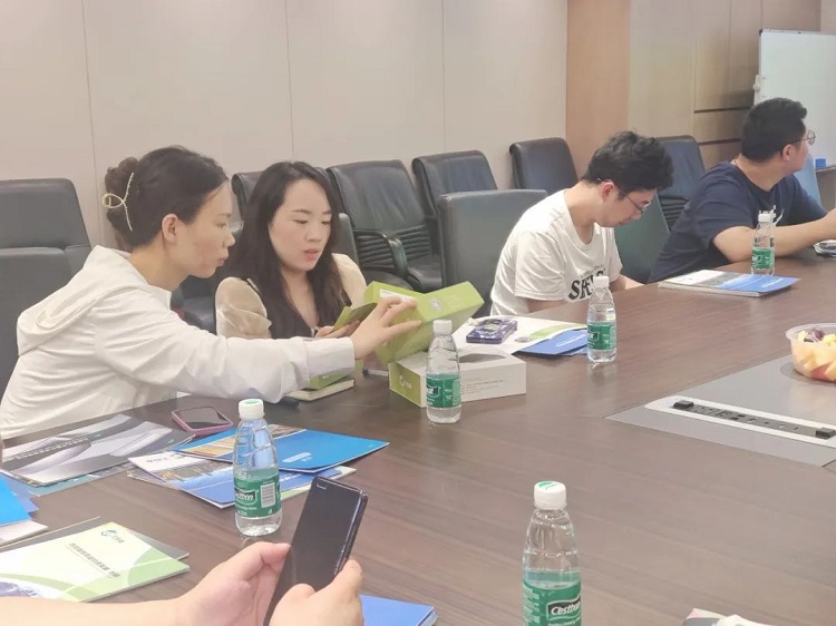 久久综合香蕉国产蜜臀av与深圳机械设计院交流会画上完美句号