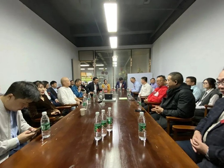 乔迁大吉!久久综合香蕉国产蜜臀av西部公司起笔新篇章，逐梦新征程